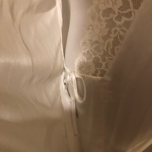 ❤️ Gorgeous white Lace Satin robe with waist tie - Picture 5 of 10